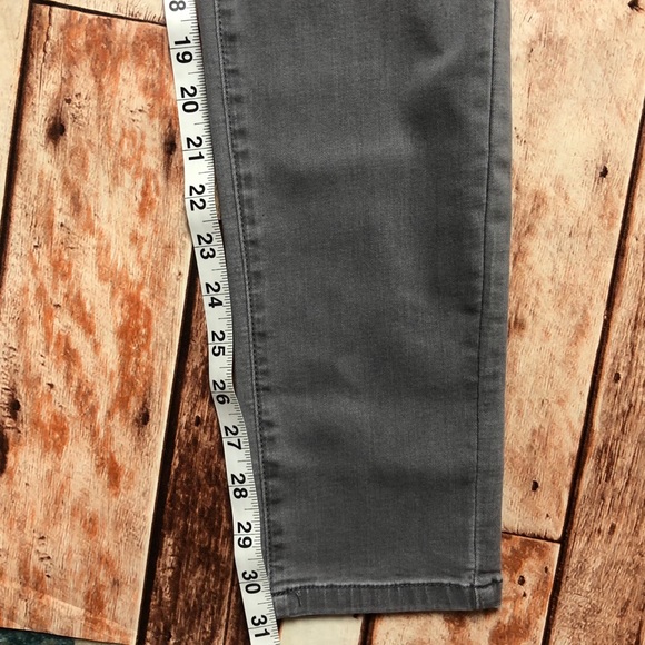 ❗️Last 1! Size 8 Wanna Better Butt Light Grey jean - Picture 7 of 8